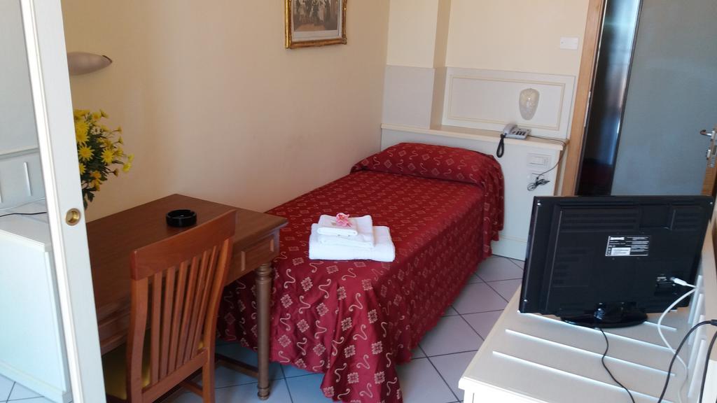 Hotel Nord Est Gabicce Mare Eksteriør billede