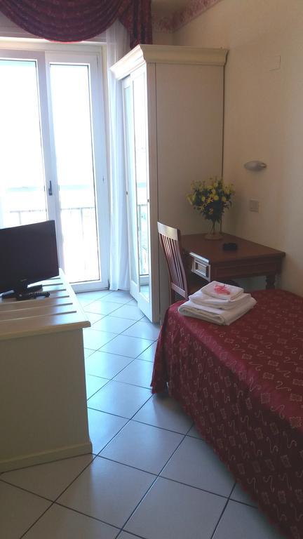 Hotel Nord Est Gabicce Mare Eksteriør billede